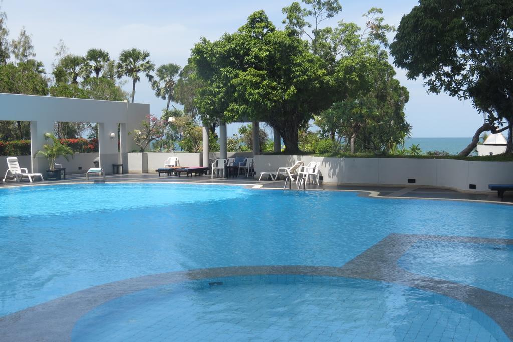 Jomtien Plaza Suite Apartments מראה חיצוני תמונה